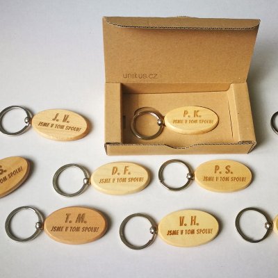 Dřevěná klíčenka