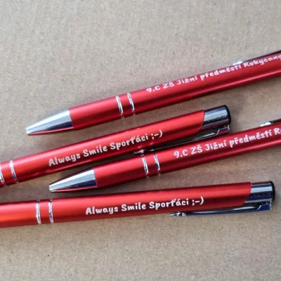 Propiska s vlastním textem, značená na dvou stranách