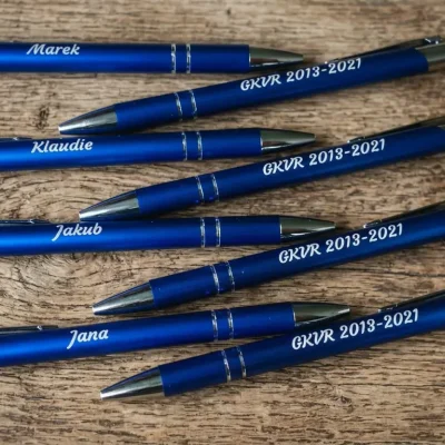 Propiska s vlastním textem, značená na dvou stranách