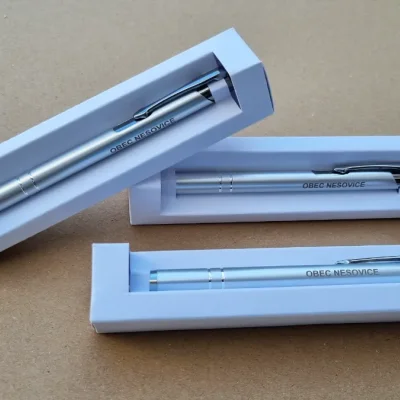 Propiska - tmavé značení na dvou stranách